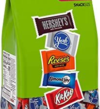 Hershey Milk and Dark Chocolate Assortment Snack Size Candy, Easter, 33.43 oz Bulk Party Pack