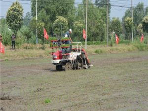 High Speed Riding Type Automatic Autonomous Farm Machinery in China
